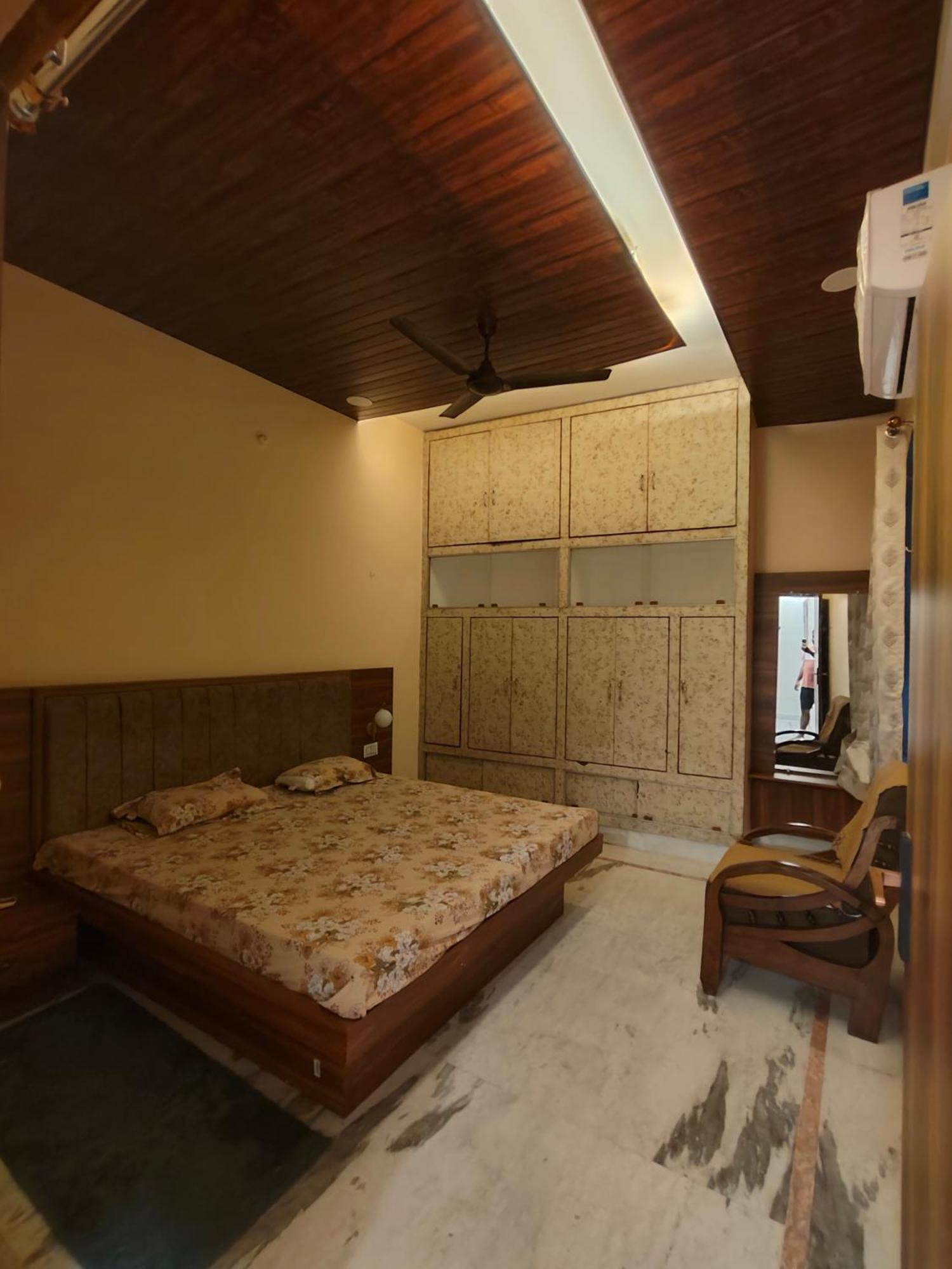 ורנאסי Kashivas - Spacious 2Bhk Near Assi Ghat מראה חיצוני תמונה